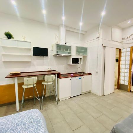 Caterina look Izquierda Appartement Barcelona Buitenkant foto