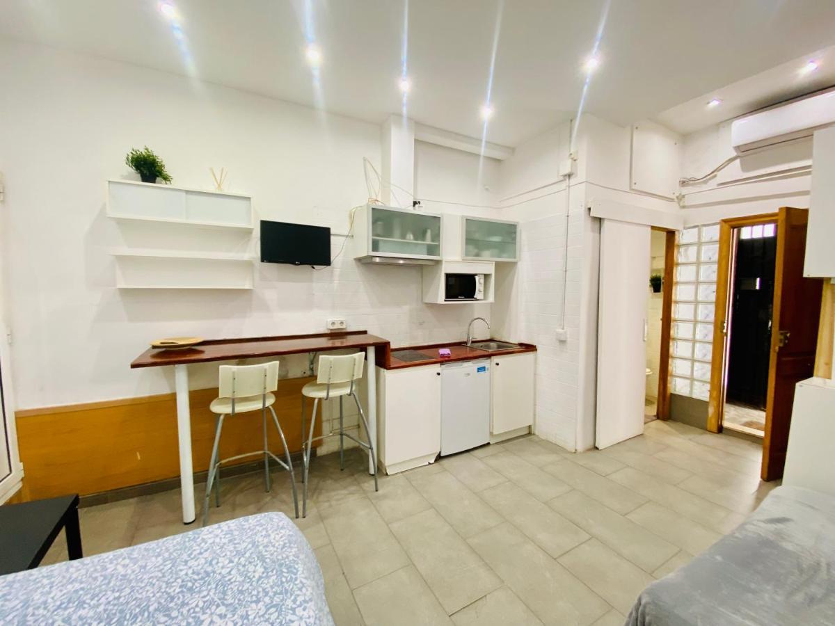 Caterina look Izquierda Appartement Barcelona Buitenkant foto