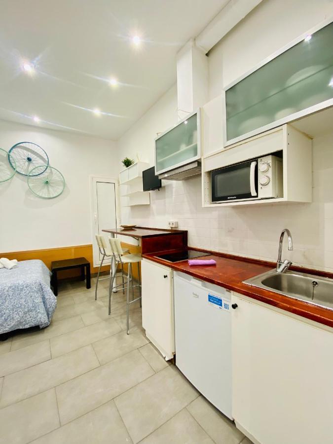 Caterina look Izquierda Appartement Barcelona Buitenkant foto